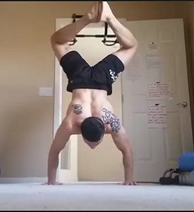 Handstandpushup.com Handstand Push-Up Shoulder exercise Tripod Headstand Handstand Push Up Movement 5